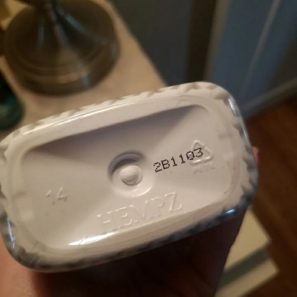 NEW DISCONTINUED Buttercream birthday cake lotion - Picture 5 of 5